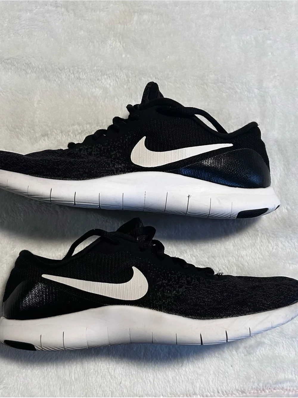 Nike Men’s Black and White Knit Training Sneakers